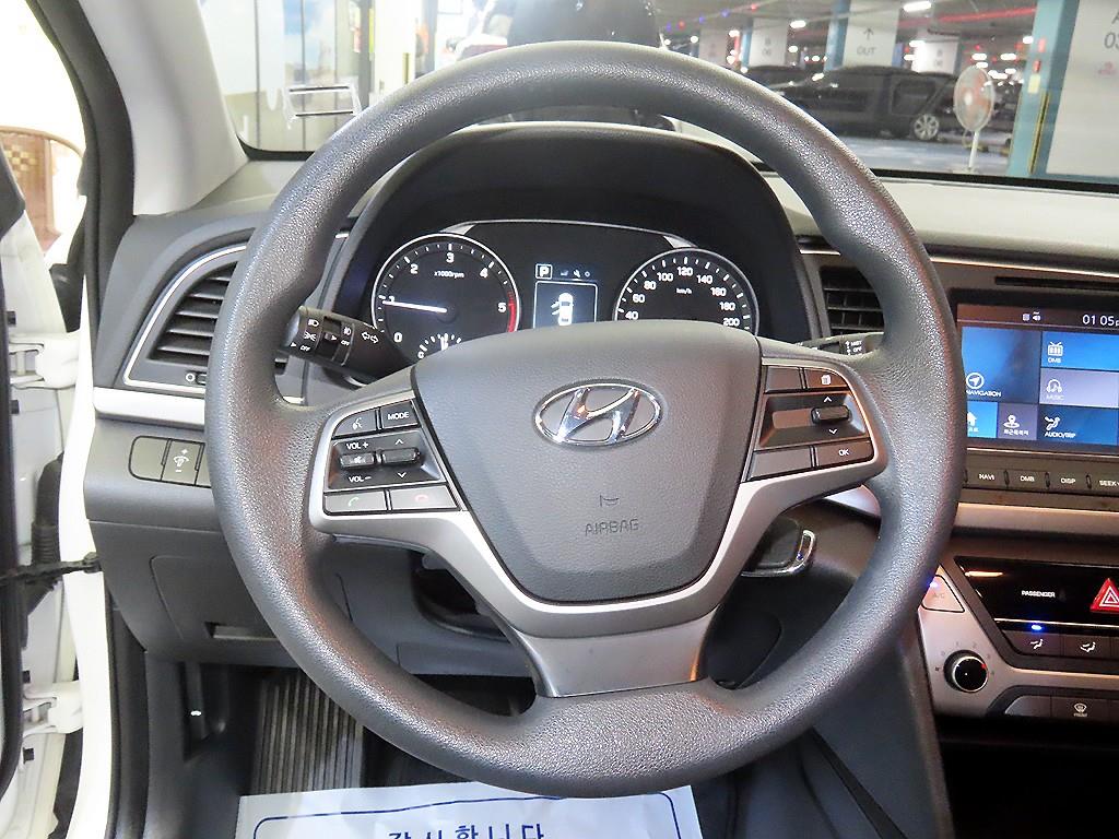 HYUNDAI Avante - Vista 8