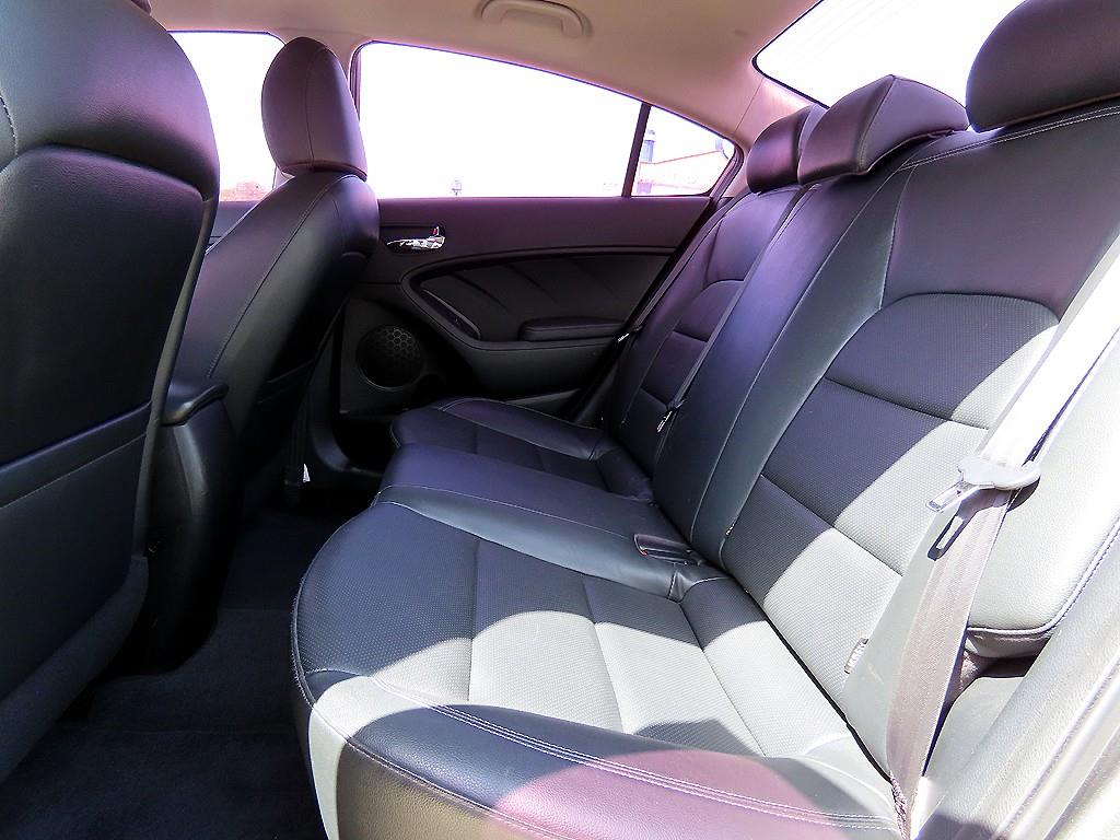 KIA K3 - Vista 6