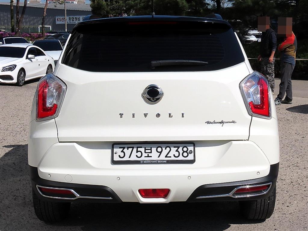 Ssangyong Tivoli - Vista 4