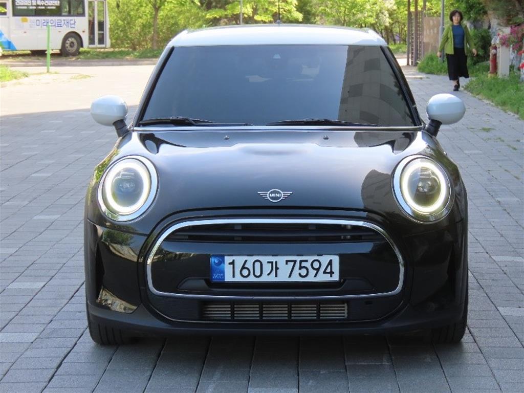 Mini Cooper 2023 Negro - Importación desde Corea - HF Imports Iquique - Foto 1