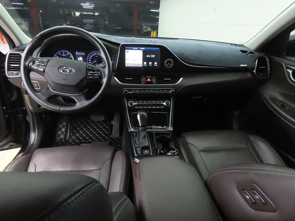 HYUNDAI Grandeur - Vista 7