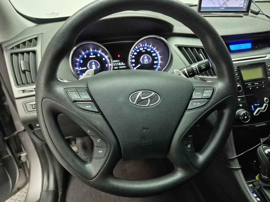 HYUNDAI Sonata - Vista 9