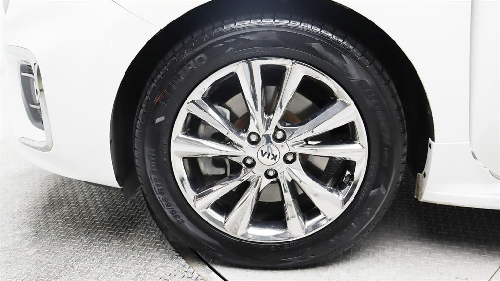 KIA Carnival - Vista 9