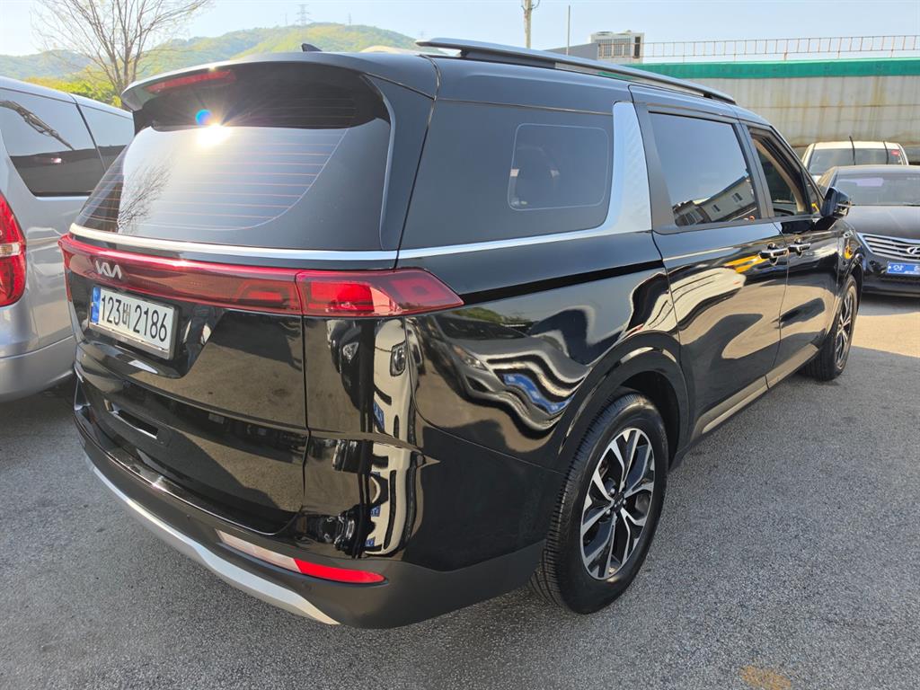 KIA Carnival - Vista 3