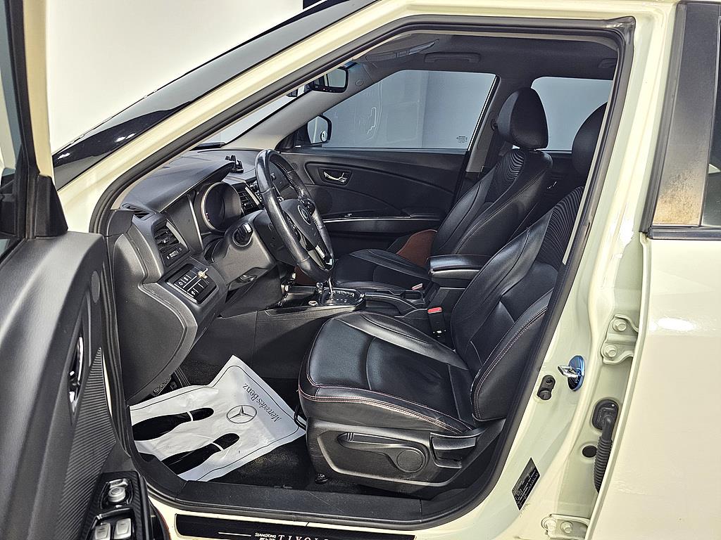 Ssangyong Tivoli - Vista 8