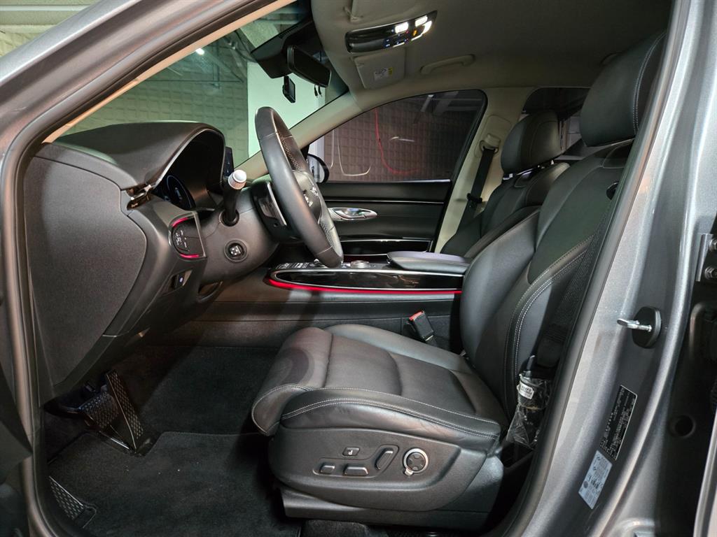 Genesis GV70 - Vista 6