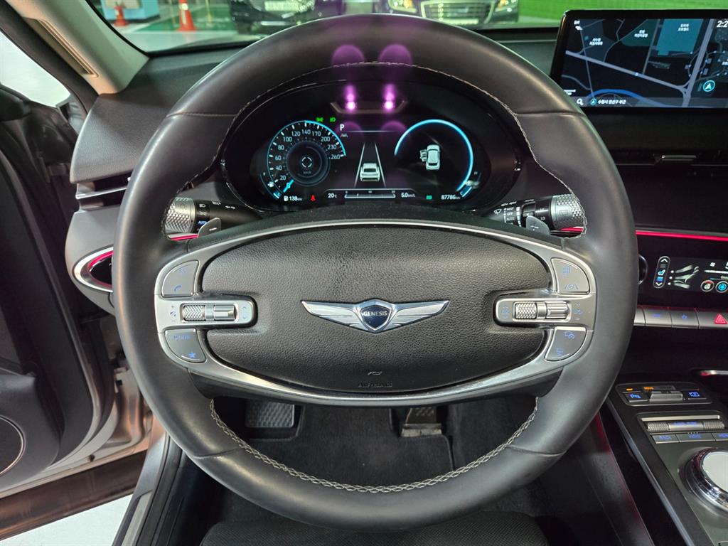 Genesis GV70 - Vista 8