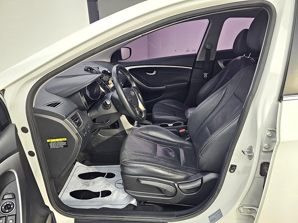 HYUNDAI i30 - Vista 8
