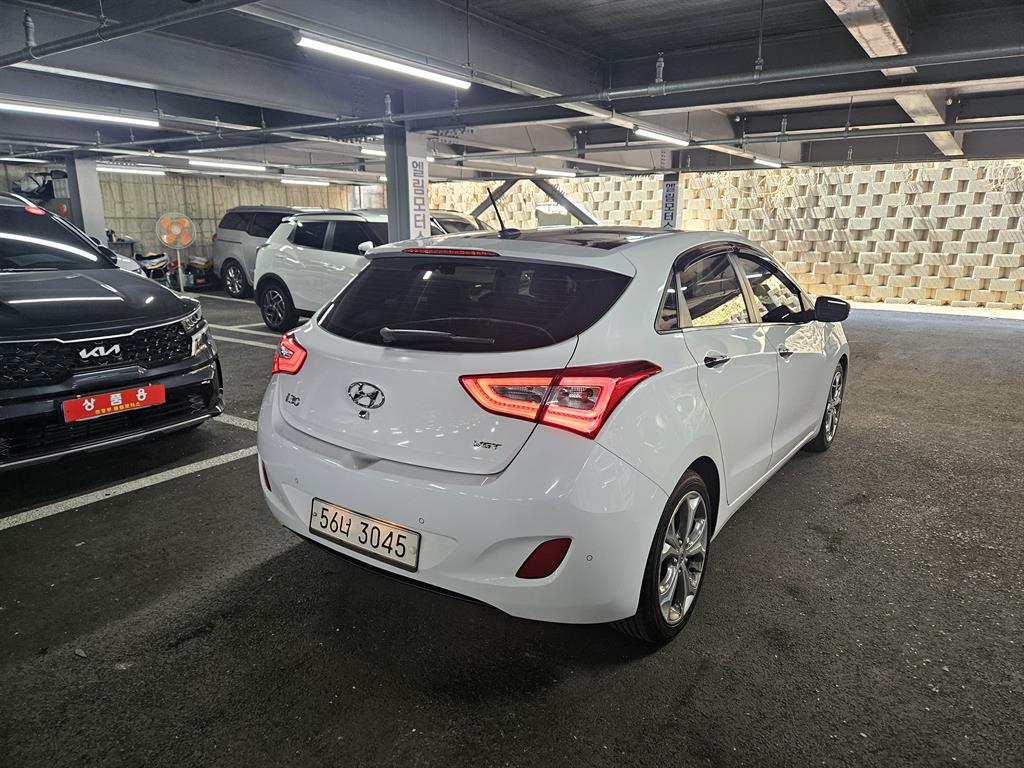 HYUNDAI i30 - Vista 3