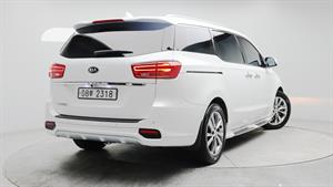 KIA Carnival - Vista 6