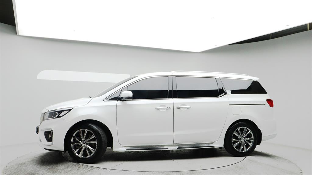 KIA Carnival - Vista 3