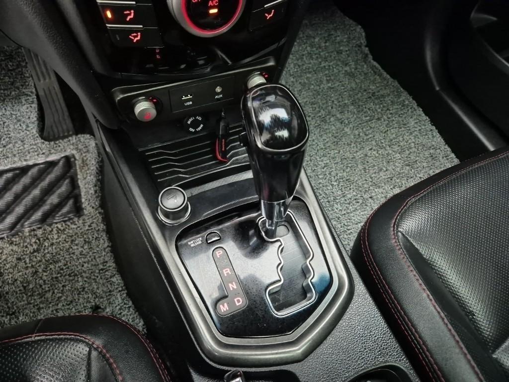 Ssangyong Tivoli - Vista 8