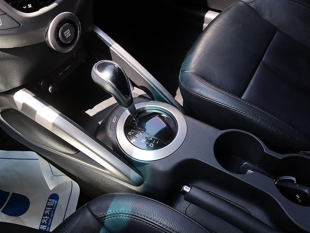 HYUNDAI Veloster 2014 Blanco - Importación desde Corea - HF Imports Iquique - Foto 13