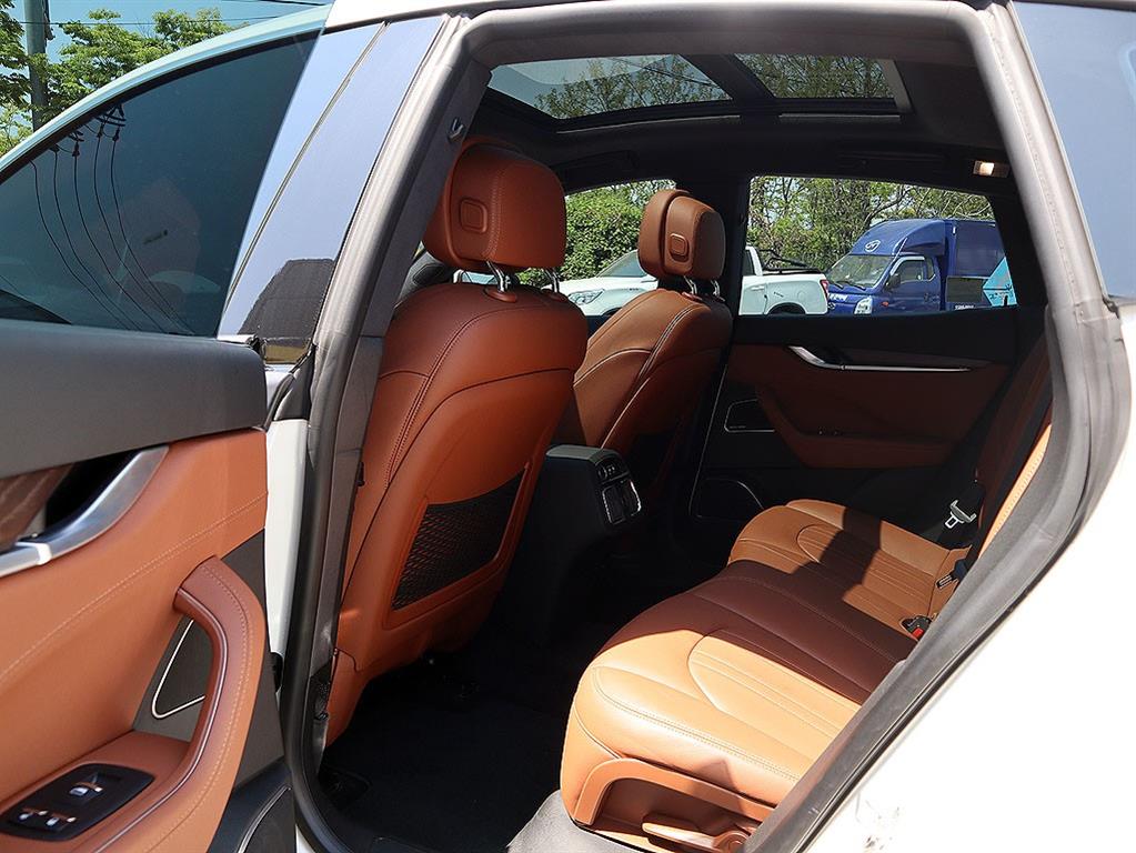 Maserati Levante 2020 Blanco - Importación desde Corea - HF Imports Iquique - Foto 7