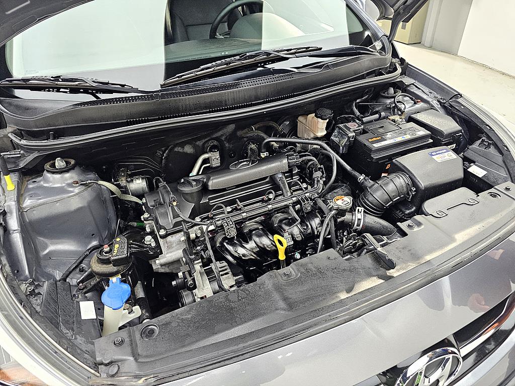 HYUNDAI Accent - Vista 6