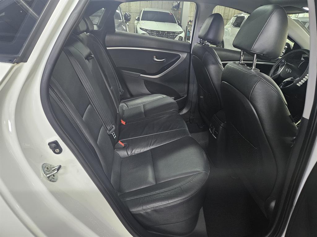 HYUNDAI i30 - Vista 8