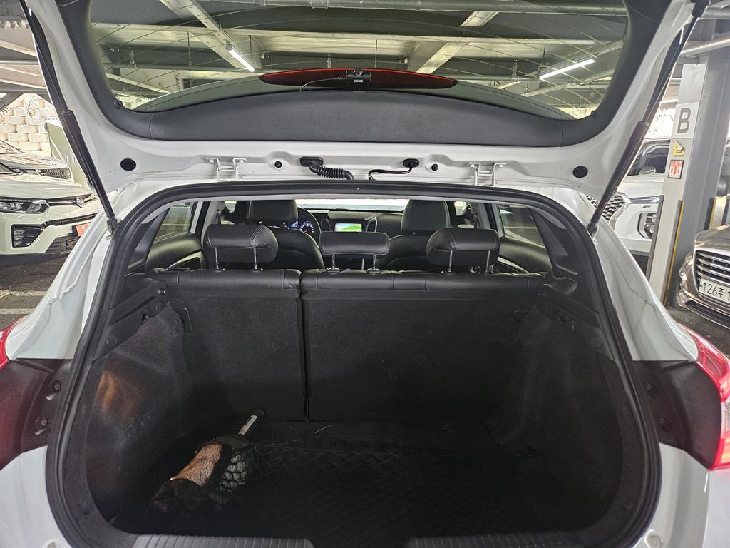 HYUNDAI i30 - Vista 6