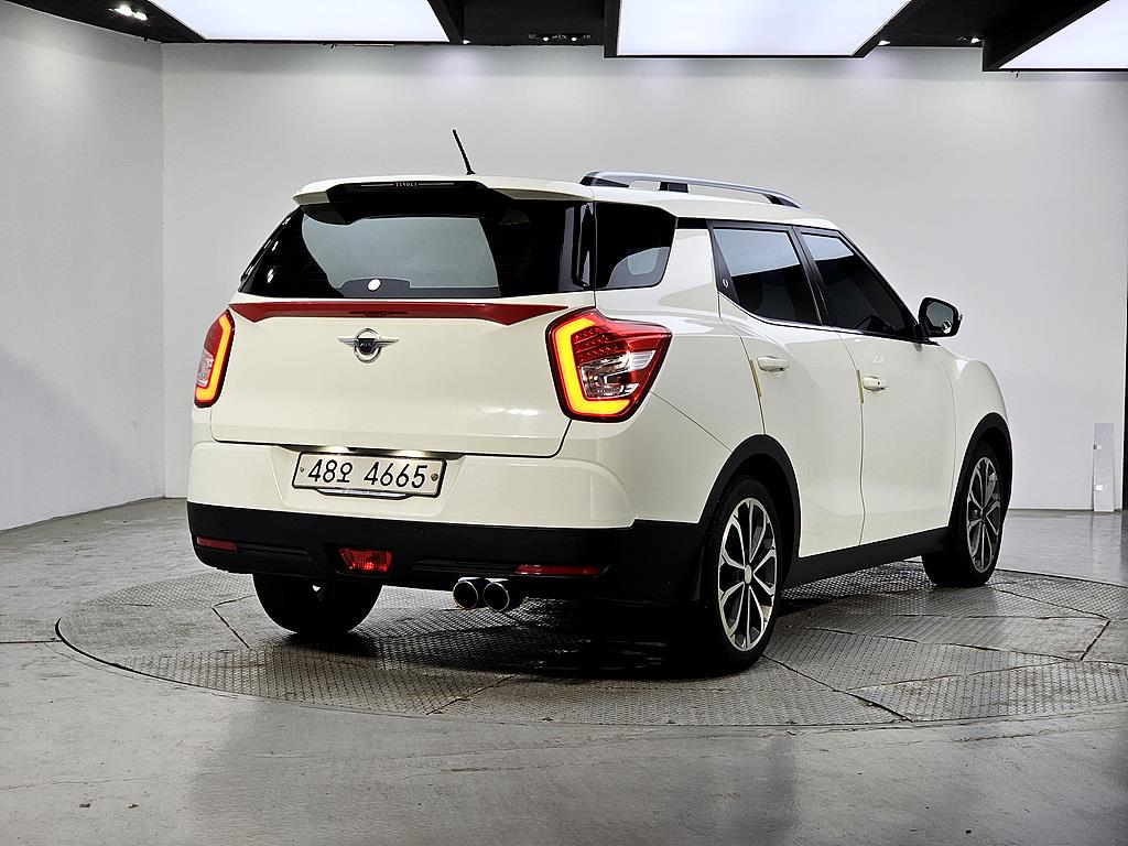 Ssangyong Tivoli - Vista 4