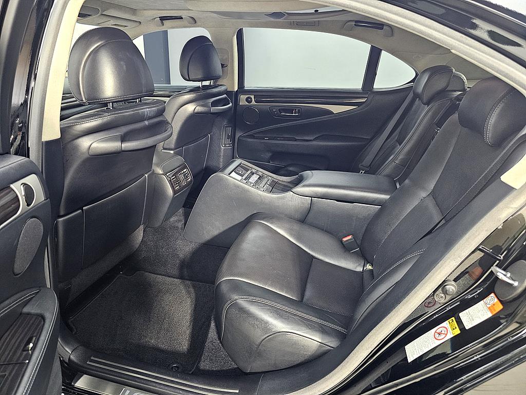 Lexus LS - Vista 9