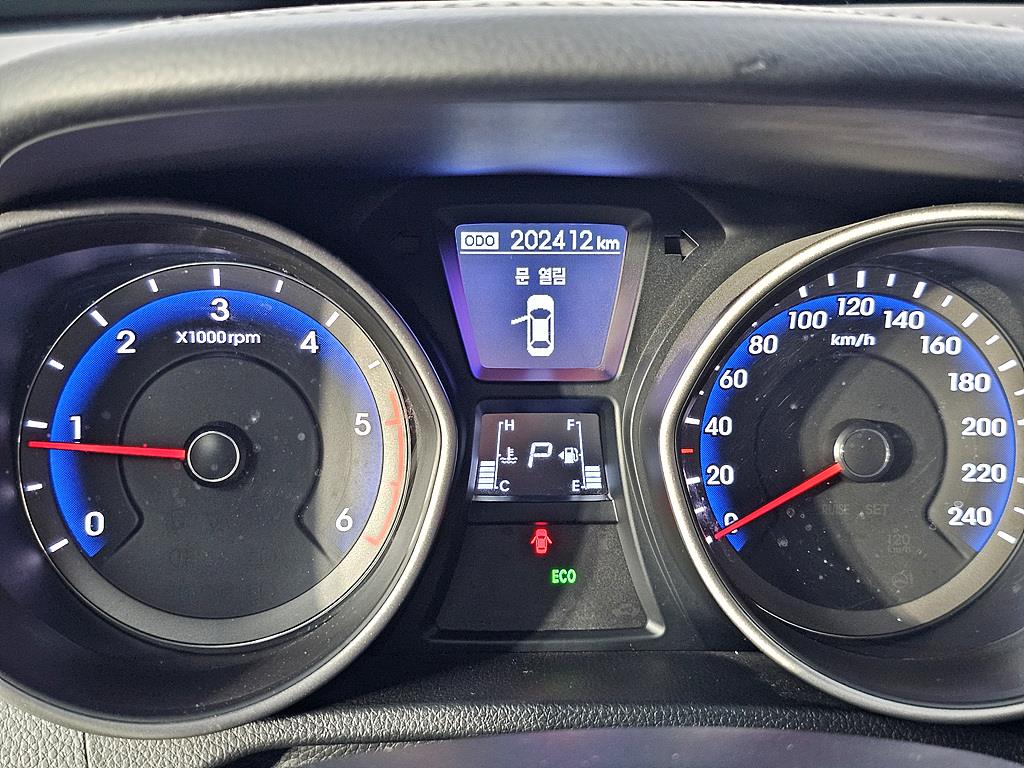 HYUNDAI i30 - Vista 7