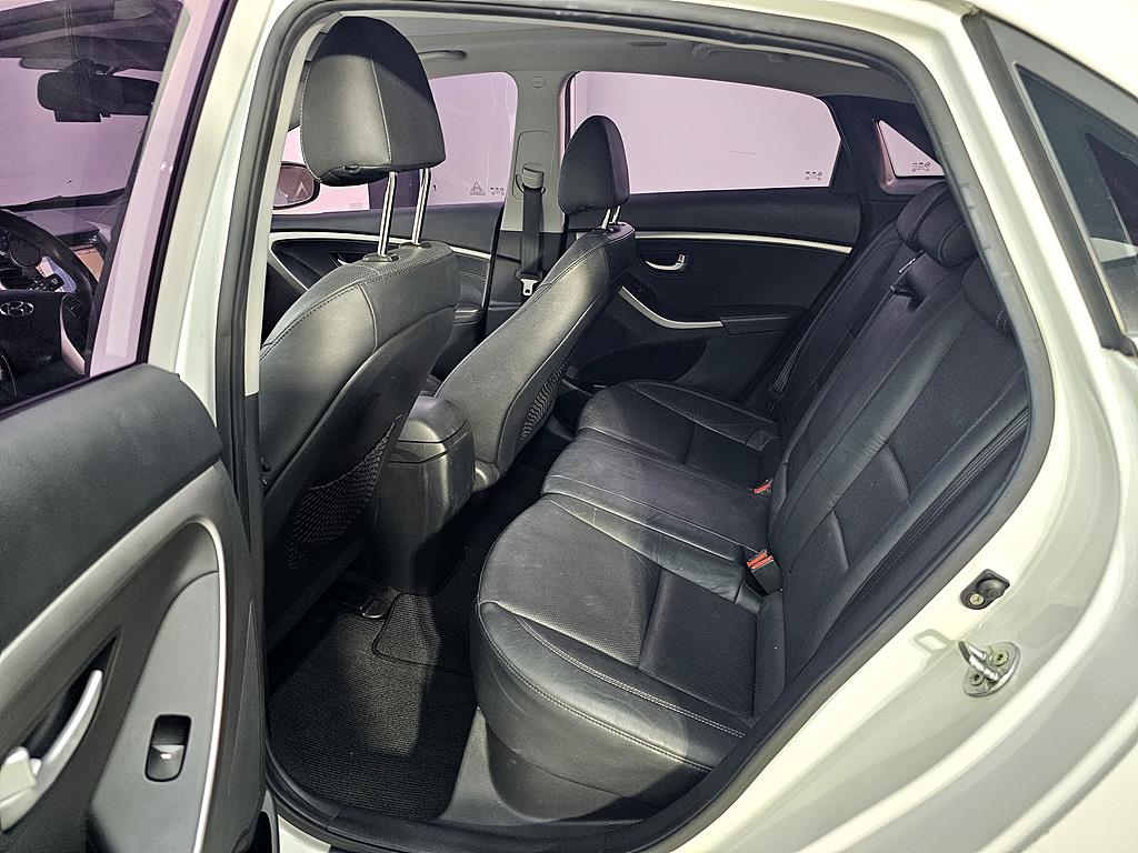HYUNDAI i30 - Vista 9