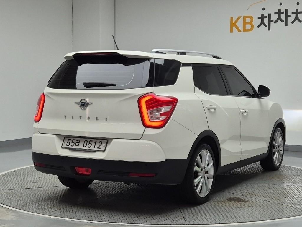 Ssangyong Tivoli - Vista 3