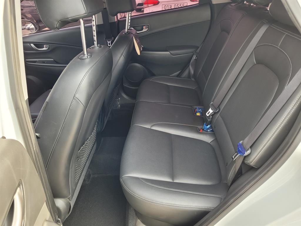 HYUNDAI Kona - Vista 7