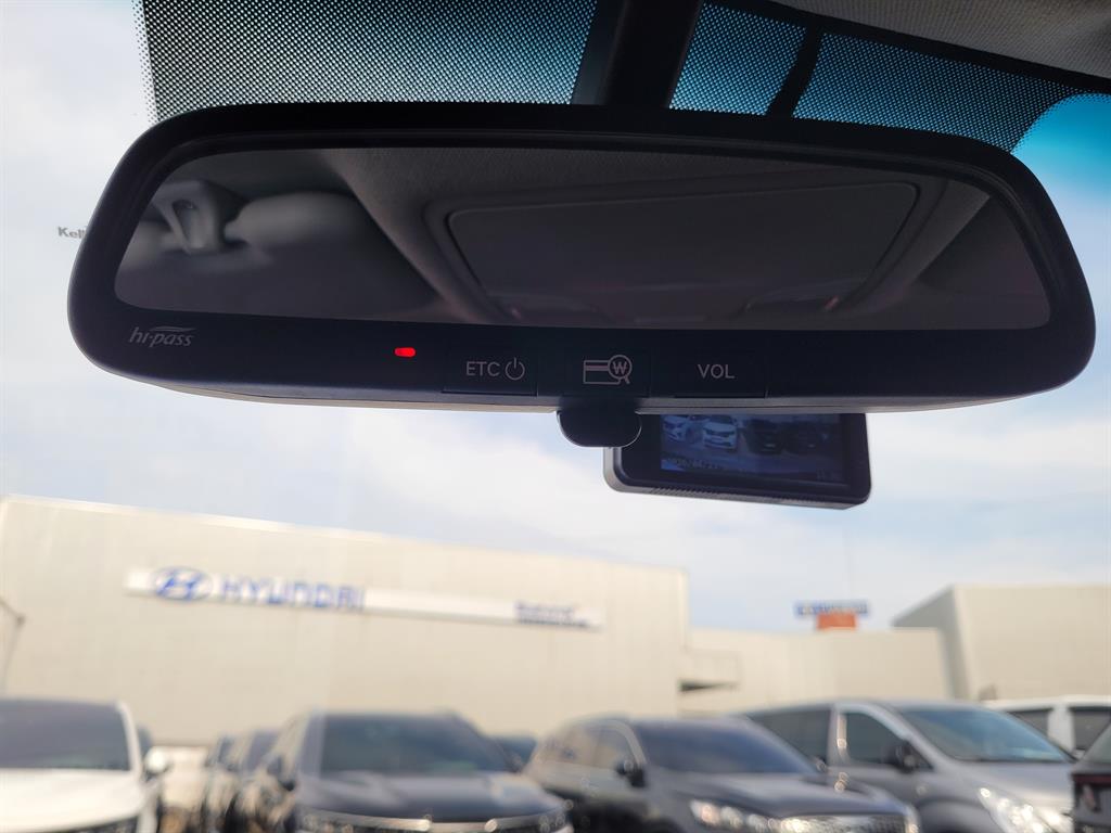 HYUNDAI Kona - Vista 9