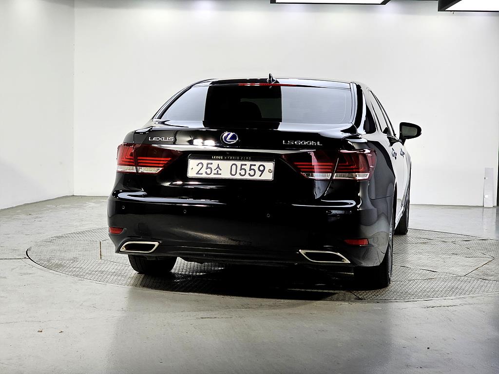 Lexus LS - Vista 3