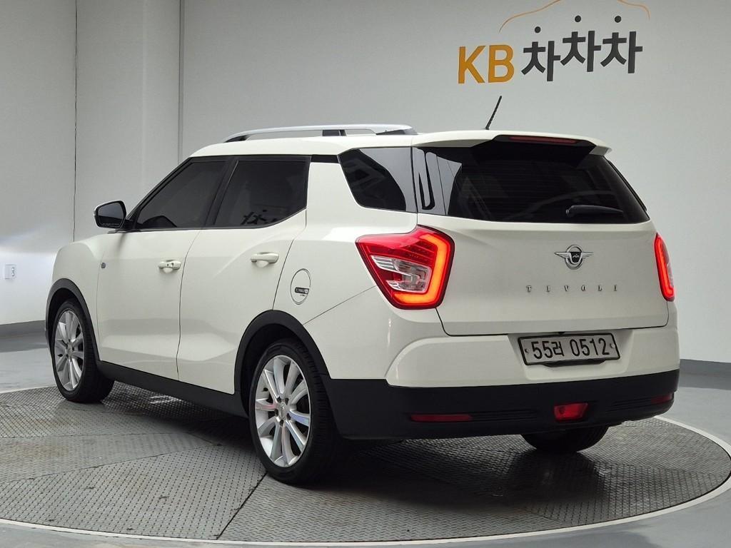 Ssangyong Tivoli - Vista 2