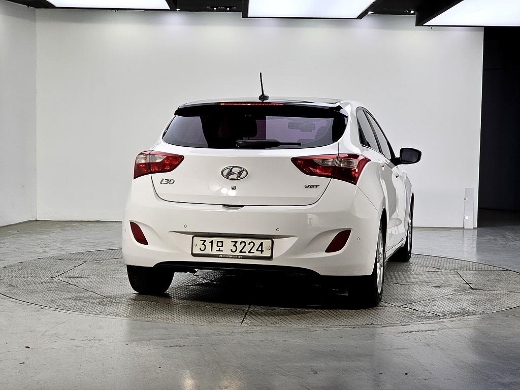 HYUNDAI i30 - Vista 3