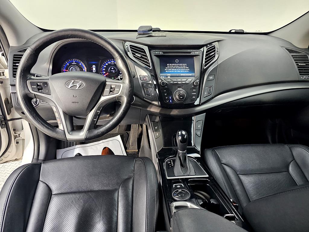 HYUNDAI i40 - Vista 5