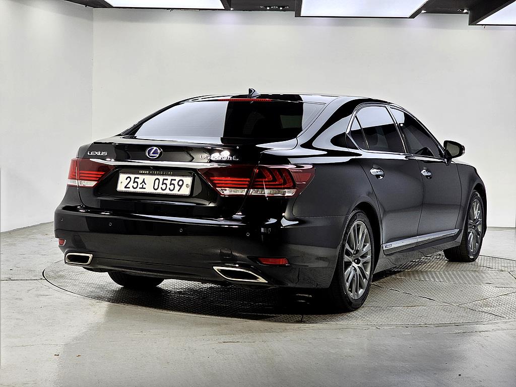 Lexus LS - Vista 4