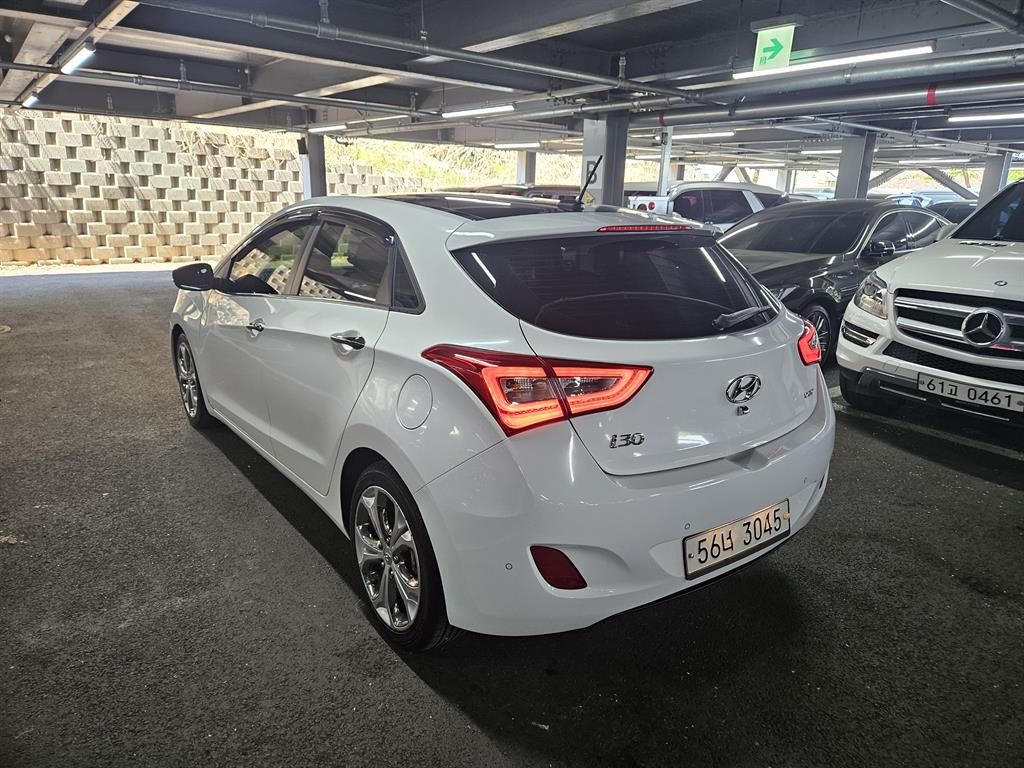 HYUNDAI i30 - Vista 4