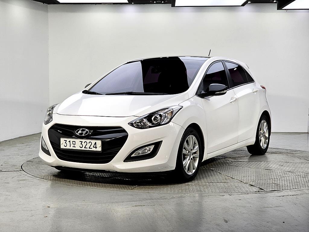 HYUNDAI i30 2014 Blanco - Importación desde Corea - HF Imports Iquique - Foto 1
