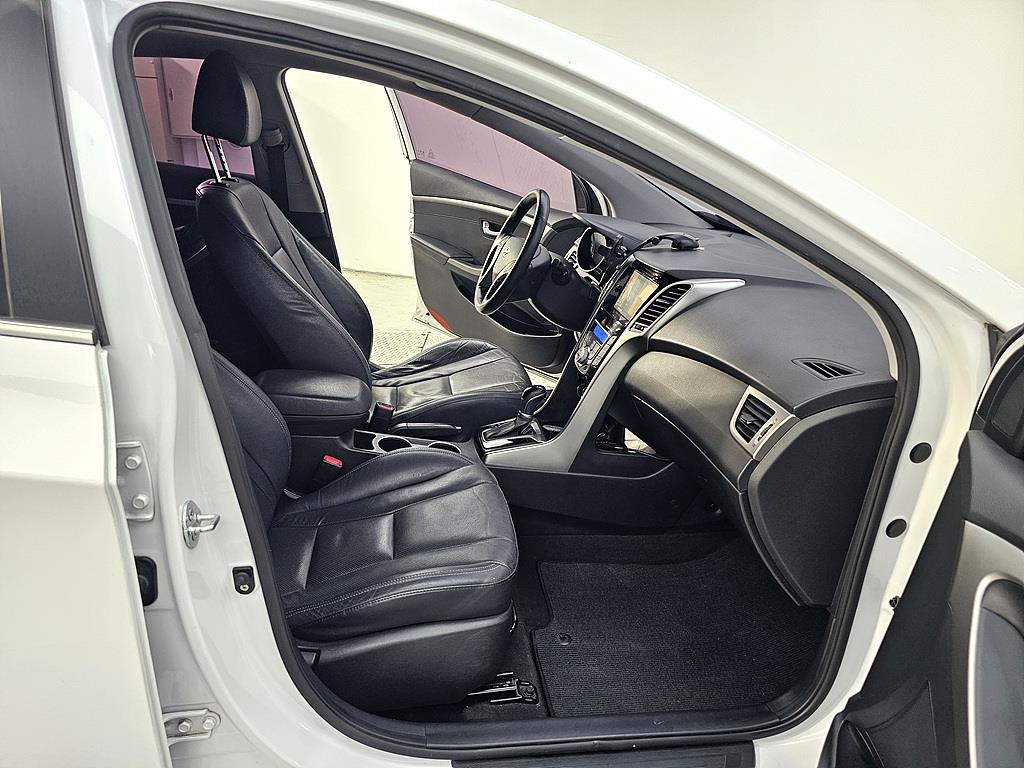 HYUNDAI i30 - Vista 11