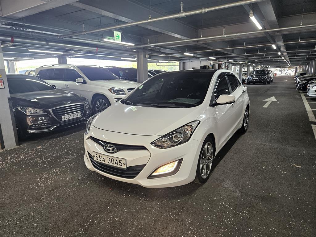 HYUNDAI i30 2012 Blanco - Importación desde Corea - HF Imports Iquique - Foto 1