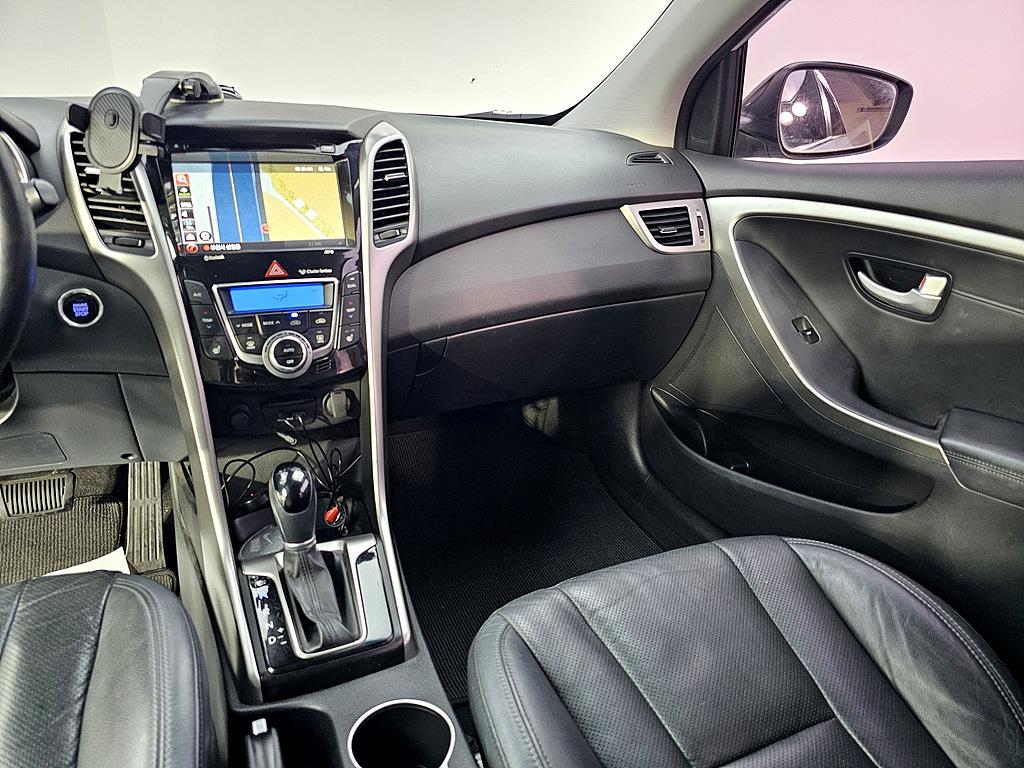 HYUNDAI i30 - Vista 10