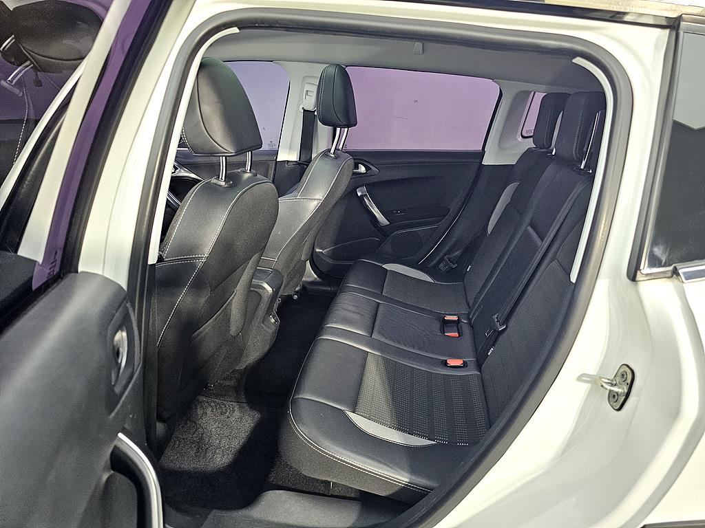 Peugeot 2008 - Vista 9