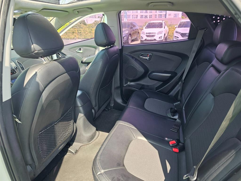 HYUNDAI Tucson - Vista 10
