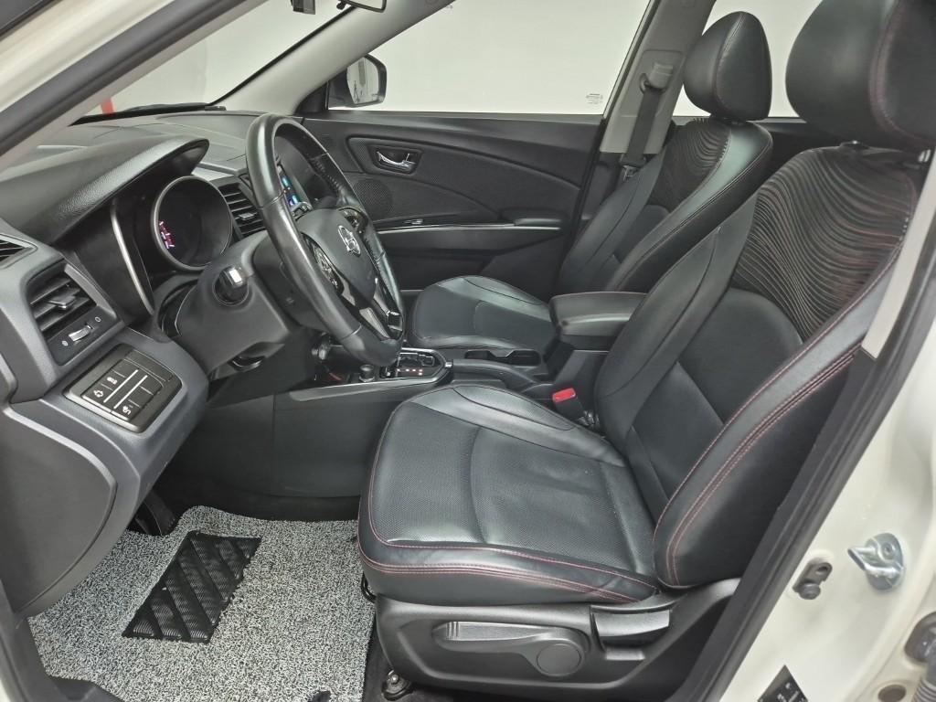 Ssangyong Tivoli - Vista 11