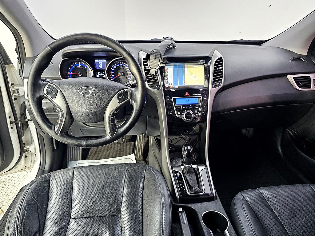 HYUNDAI i30 - Vista 5