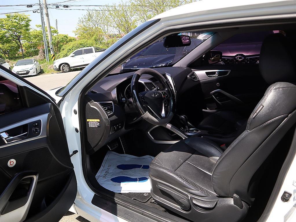 HYUNDAI Veloster - Vista 11