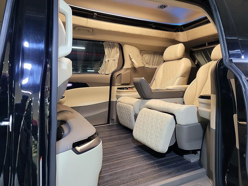 KIA Carnival - Vista 8