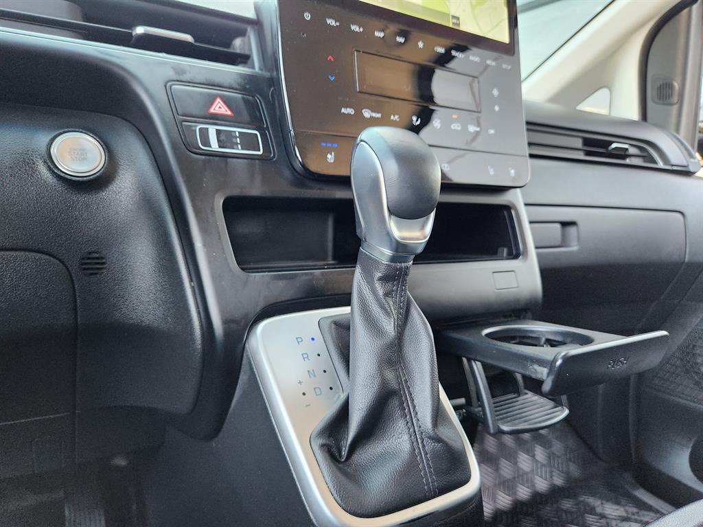 HYUNDAI Staria - Vista 11