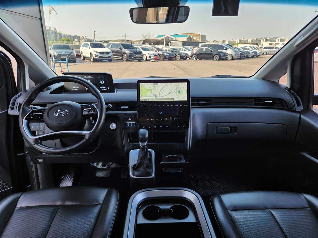 HYUNDAI Staria - Vista 5