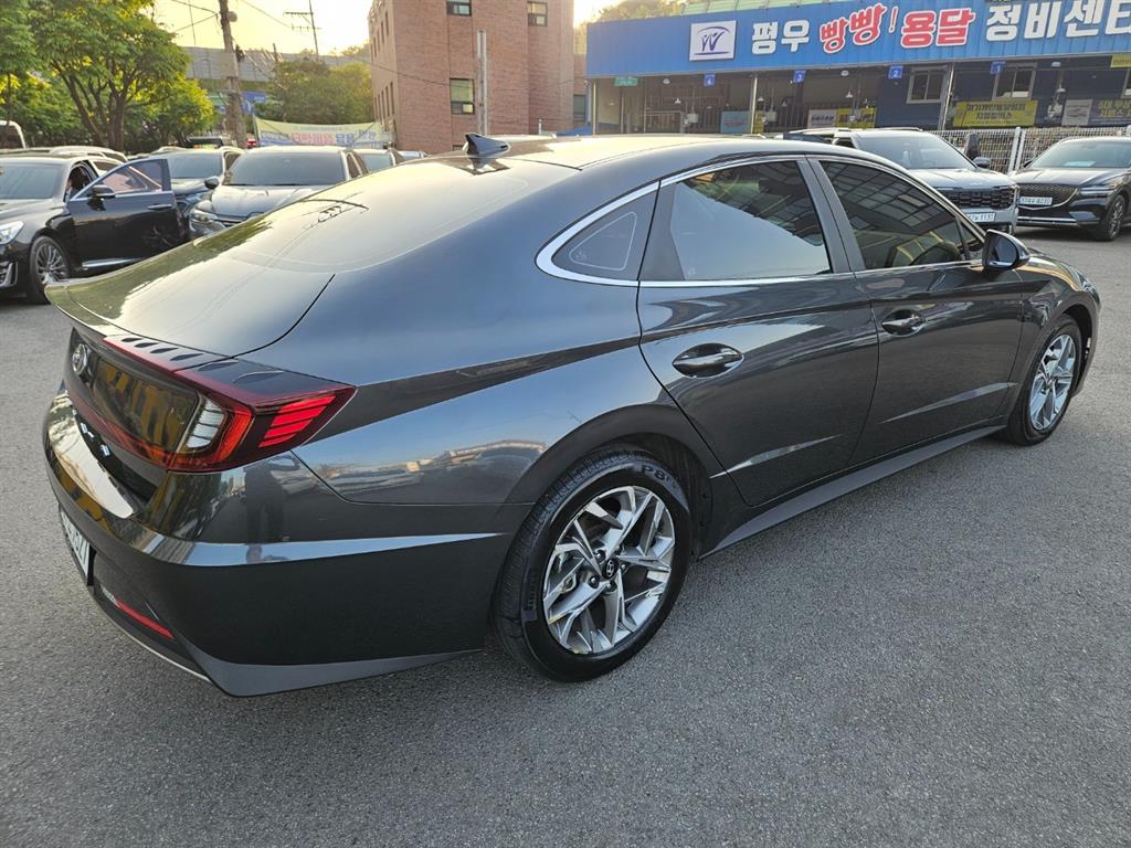 HYUNDAI Sonata - Vista 6