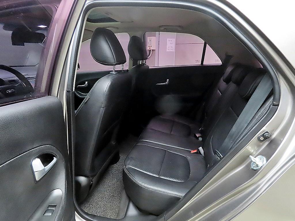 KIA Morning - Vista 6