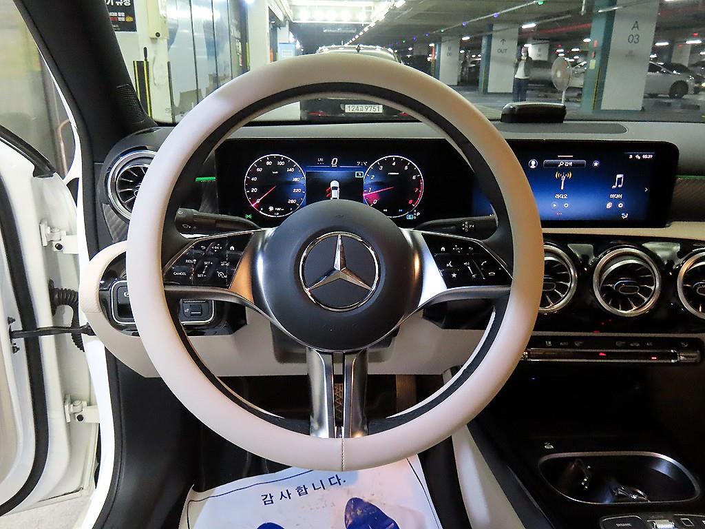 Mercedes Benz A Class - Vista 8