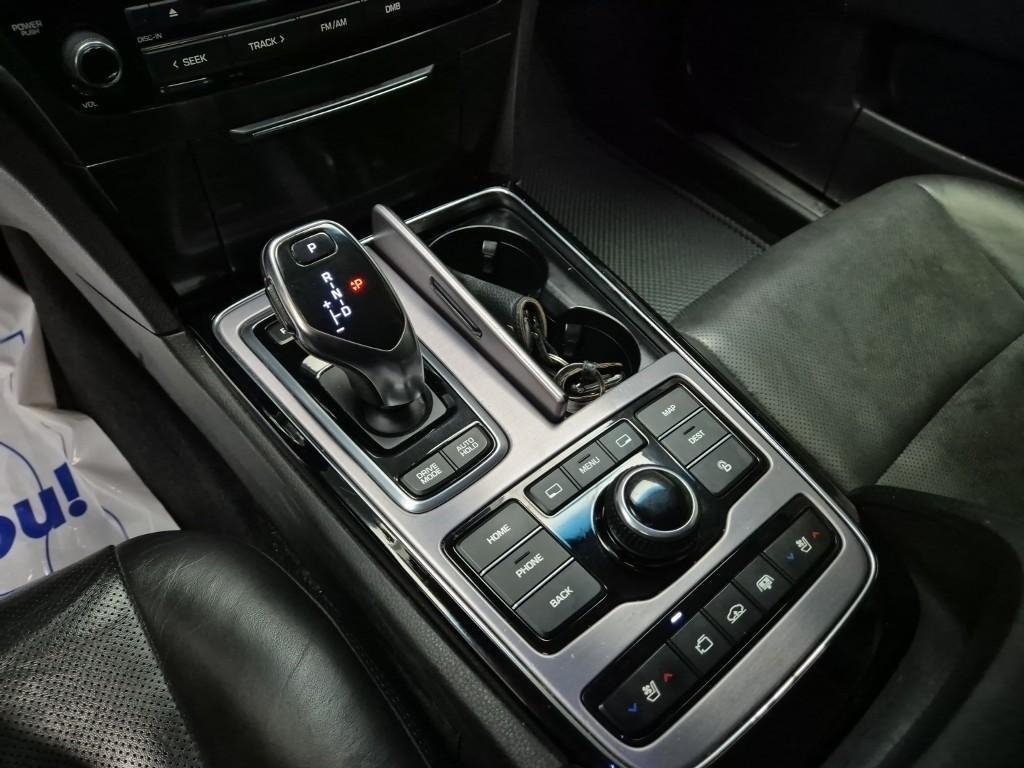 HYUNDAI Equus - Vista 8